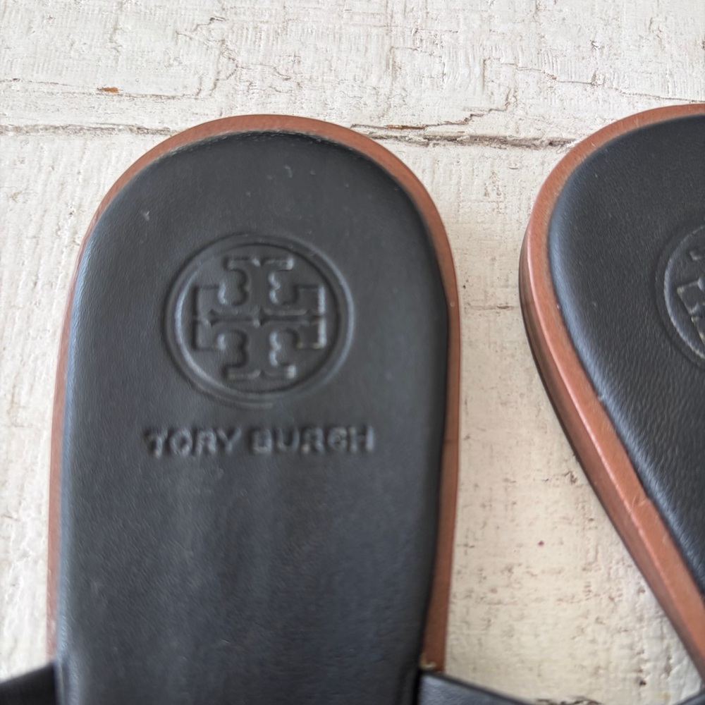 Tory Burch Weston Sandals size 7 Black Leather Front‎ Logo Flat Thong Toe Post - Picture 4 of 12